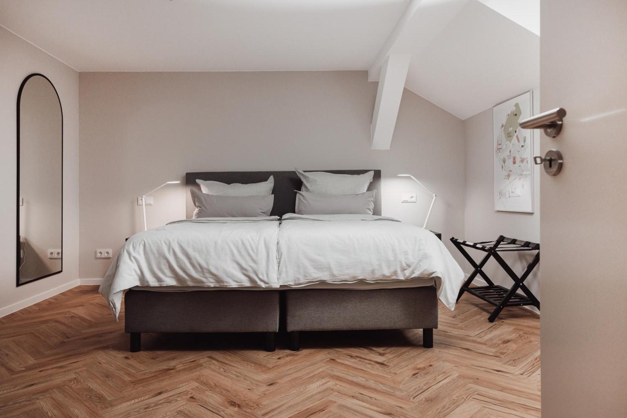Dom Apartment III - Modern & Zentral Mit Kostenfreiem Parkplatz Fulda Buitenkant foto